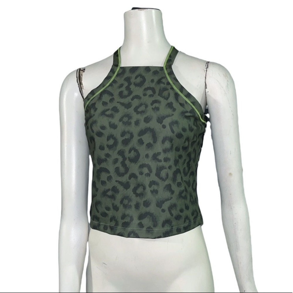 ASOS -4505 Cropped Workout Tank